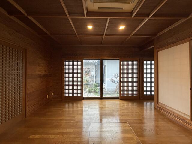 大里戸ノ上二丁目戸建 内観写真（リビング以外の居室）
