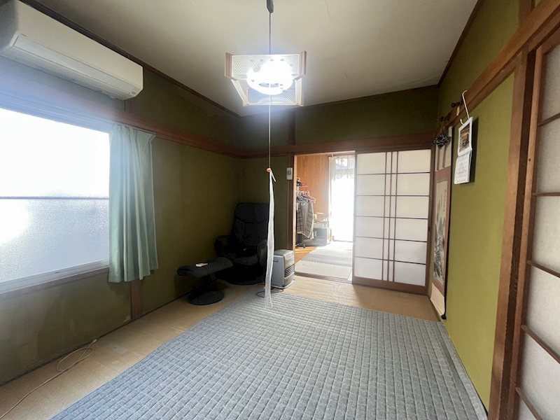 湯川新町二丁目7番戸建 内観写真（リビング以外の居室）