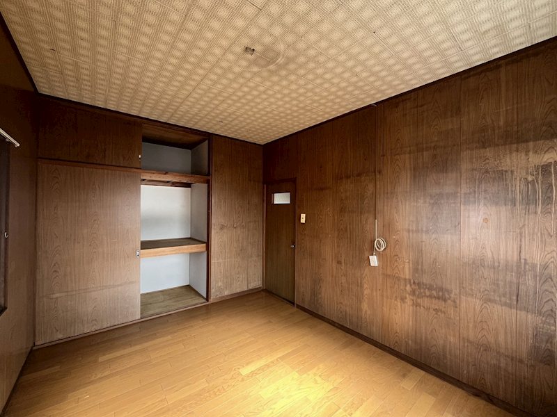 横代北町五丁目9番戸建 内観写真（リビング以外の居室）