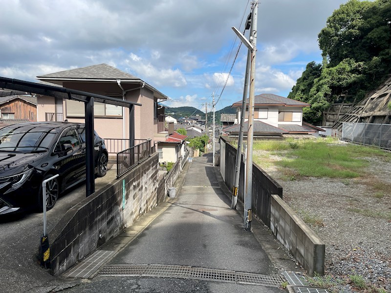泉台四丁目11番土地 現地写真（前面道路含む現地写真）