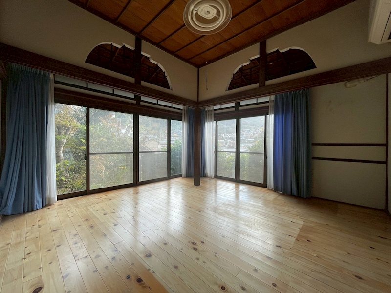 花月園10番戸建 内観写真（リビング）