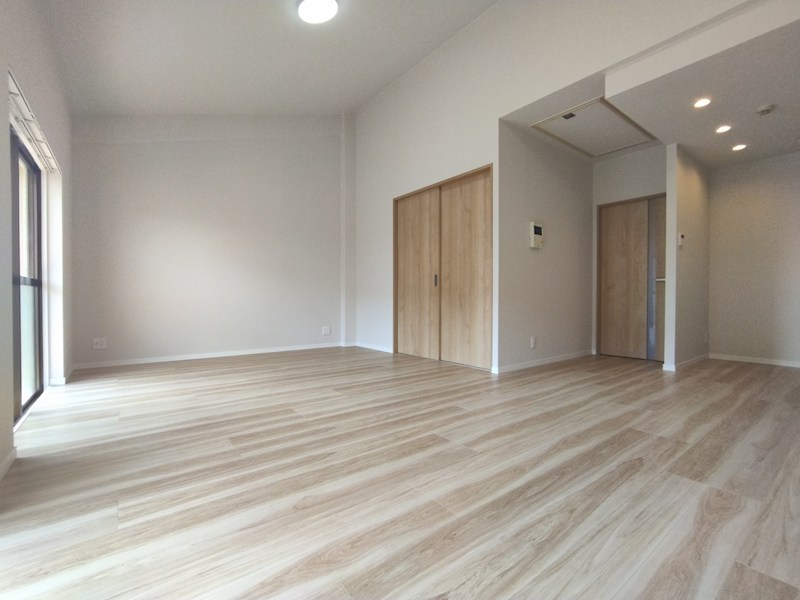 ライフプラザ工大前弐番館 内観写真（リビング）