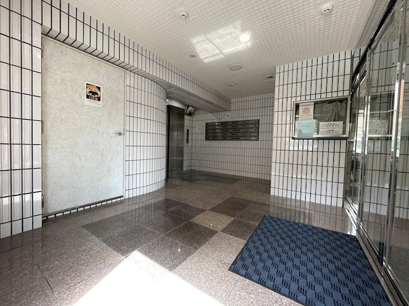 リファレンス天神南 共用部写真（エントランス）