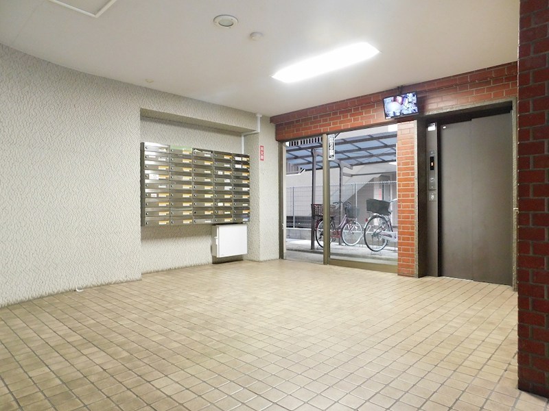 三萩野第10マンション 共用部写真（エントランス）