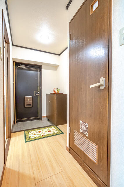 ビブレマンション日明 現地写真（玄関）