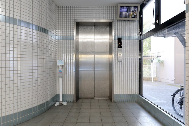 パレス沖田 共用部写真（ロビー）