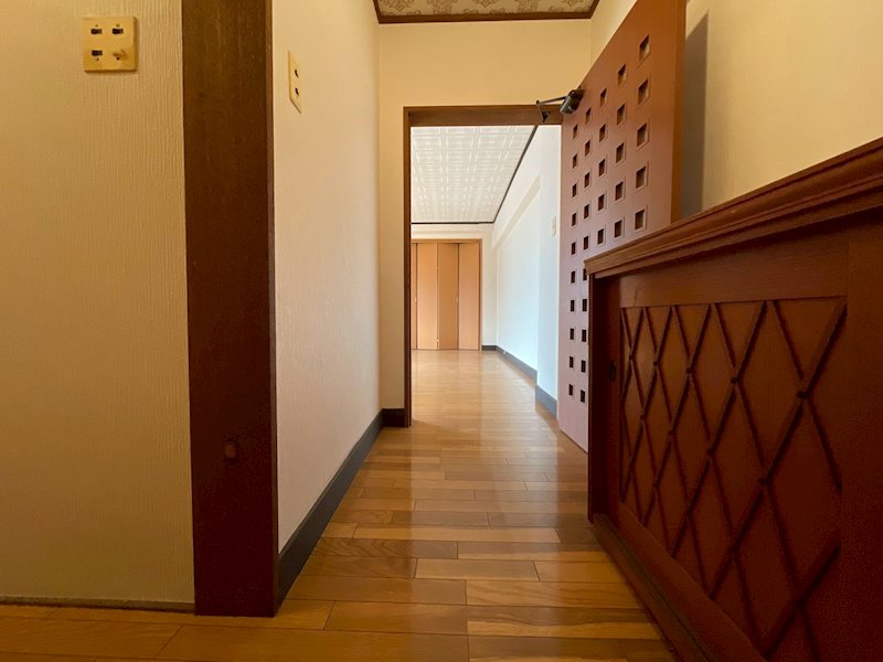 山内グリーンパレス三萩野 現地写真（玄関）