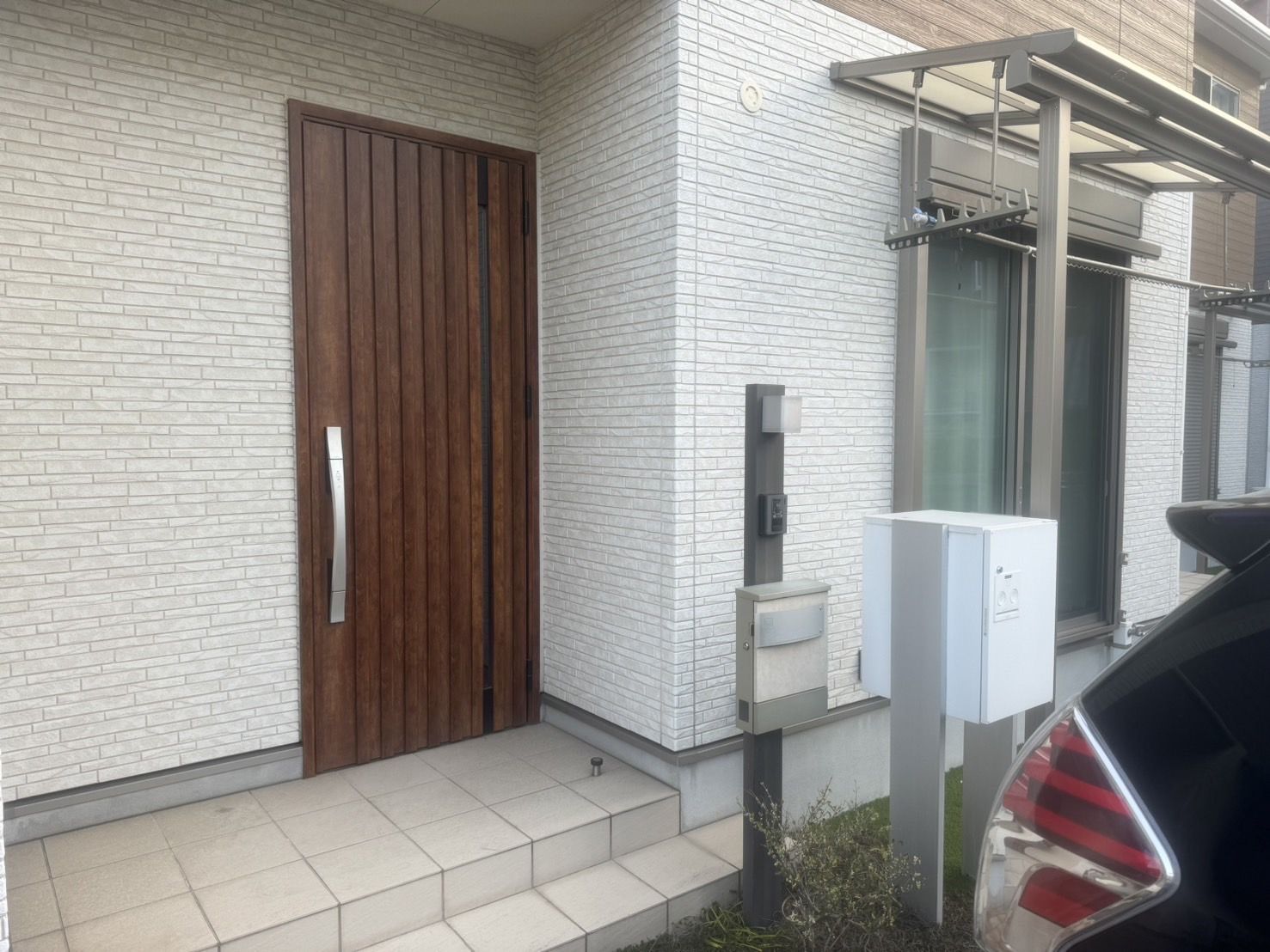 黒原三丁目戸建 現地写真（玄関）