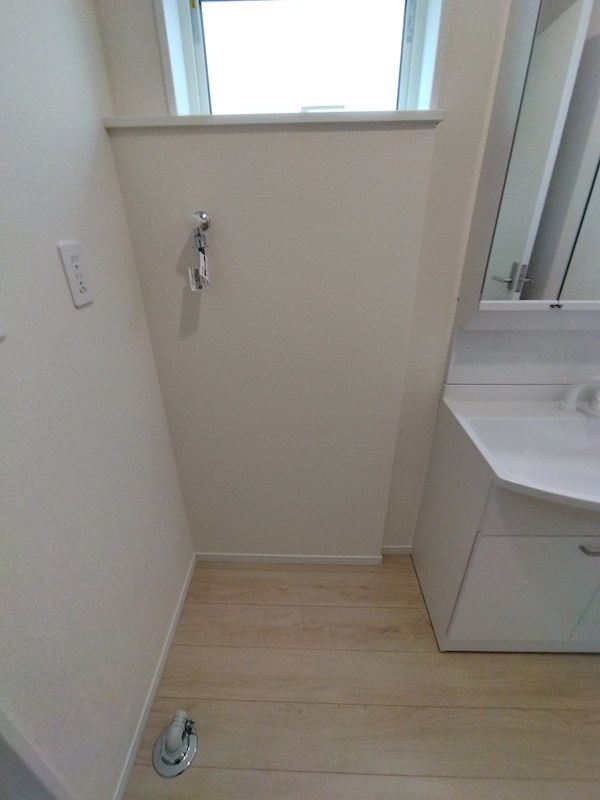 二島五丁目新築戸建3号棟　第5  内観写真（洗面台・洗面所）