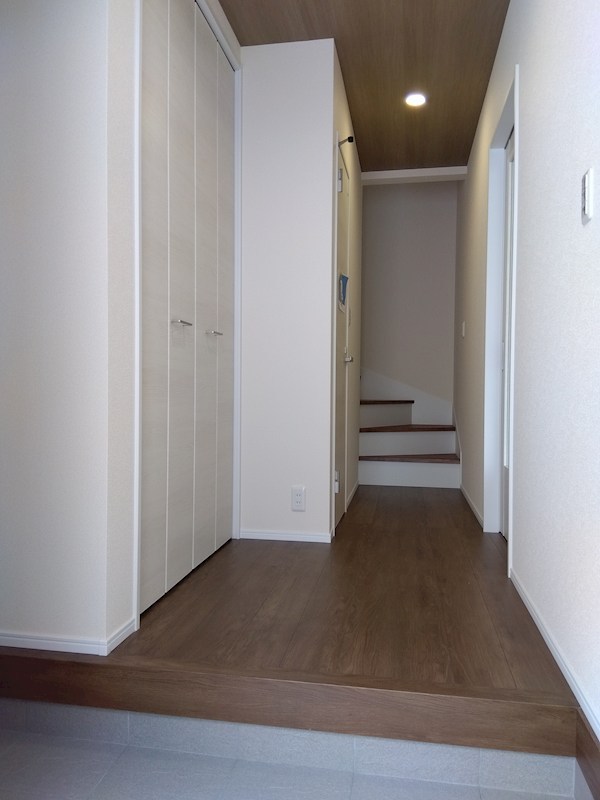 赤坂一丁目新築戸建 現地写真（玄関）