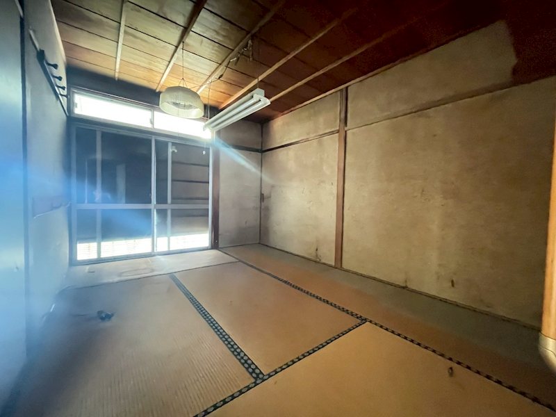 春日台四丁目7番戸建 内観写真（リビング以外の居室）