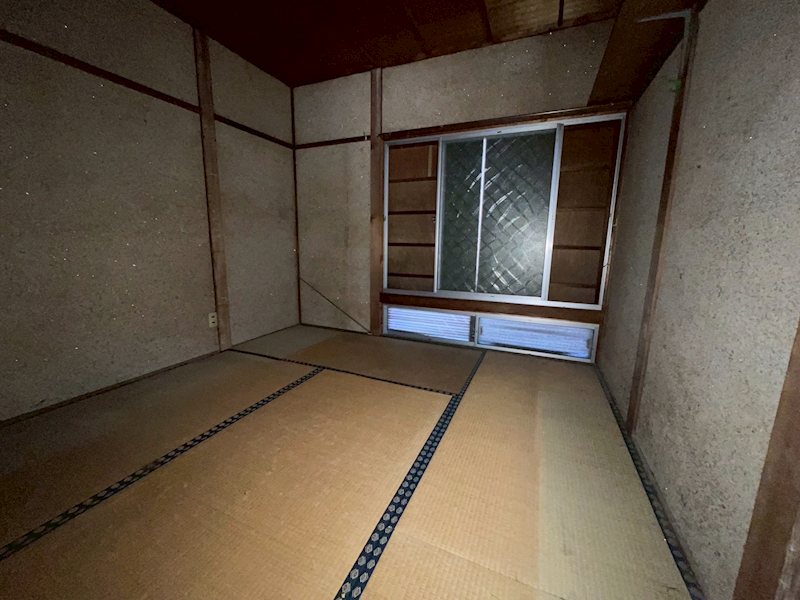 春日台四丁目7番戸建 内観写真（リビング以外の居室）