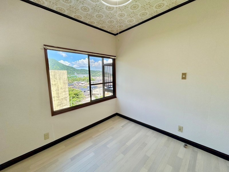 上馬寄3丁目16番戸建 内観写真（リビング以外の居室）
