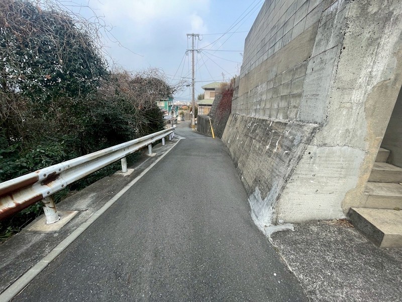 上馬寄3丁目16番戸建 現地写真（前面道路含む現地写真）