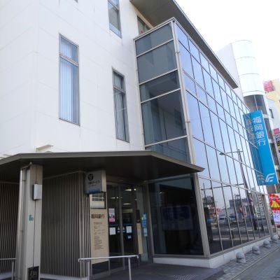 上馬寄3丁目16番戸建 銀行