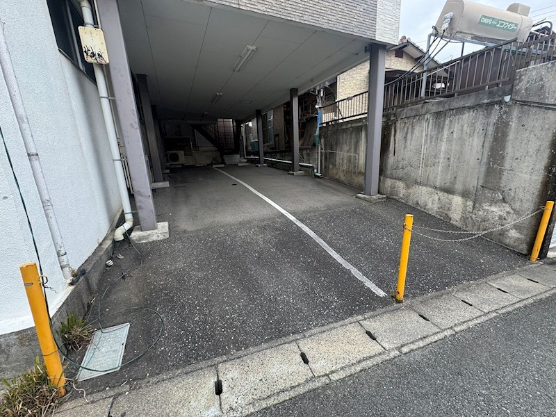 大字植木171番9事務所  現地写真（駐車場）