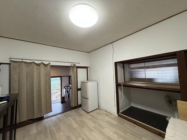 横代南町二丁目戸建 内観写真（リビング以外の居室）