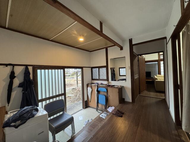 横代南町二丁目戸建 現地写真（玄関）