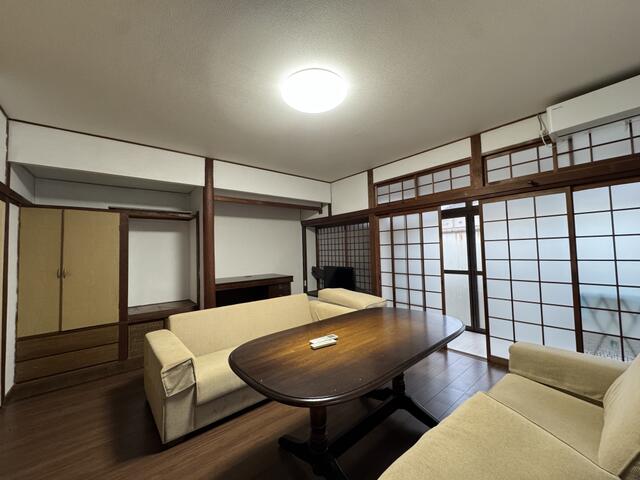 横代南町二丁目戸建 内観写真（リビング以外の居室）