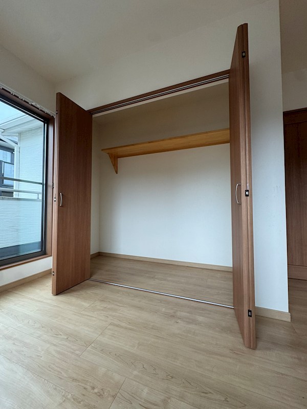 小嶺台三丁目戸建 内観写真（収納）