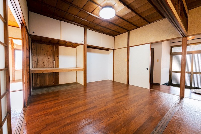 湯川二丁目5番戸建 内観写真（リビング）