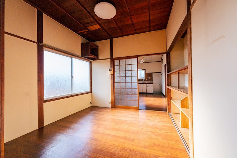 湯川二丁目5番戸建 内観写真（リビング以外の居室）