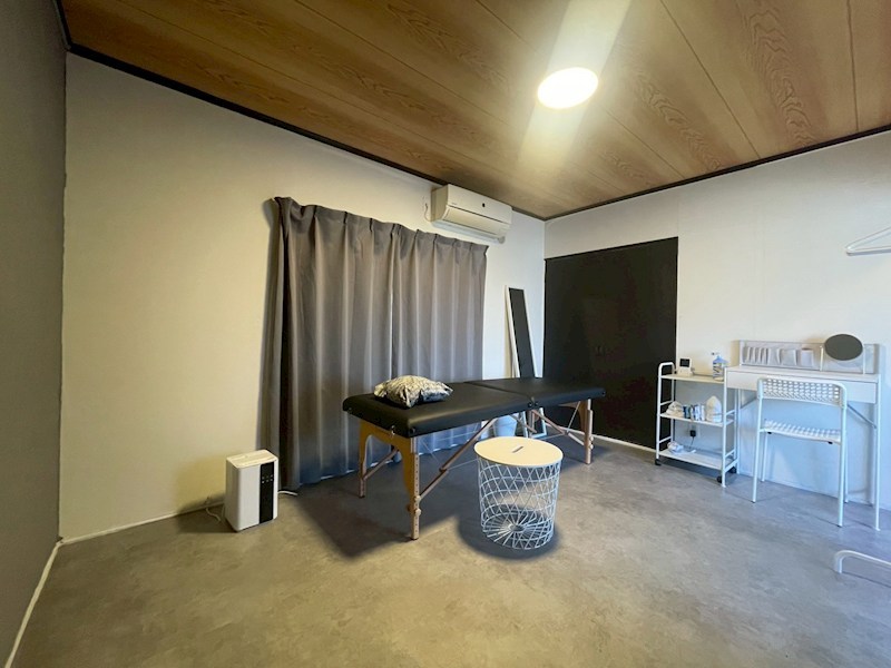 永黒一丁目8番戸建 内観写真（リビング以外の居室）
