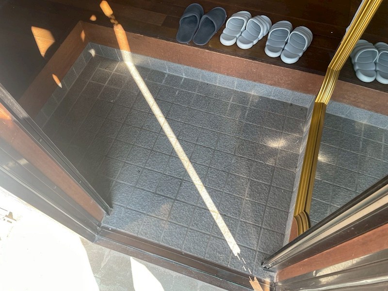永黒一丁目8番戸建 現地写真（玄関）