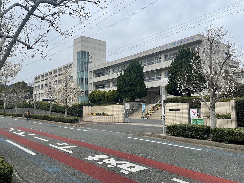 長野東町5番土地 中学校