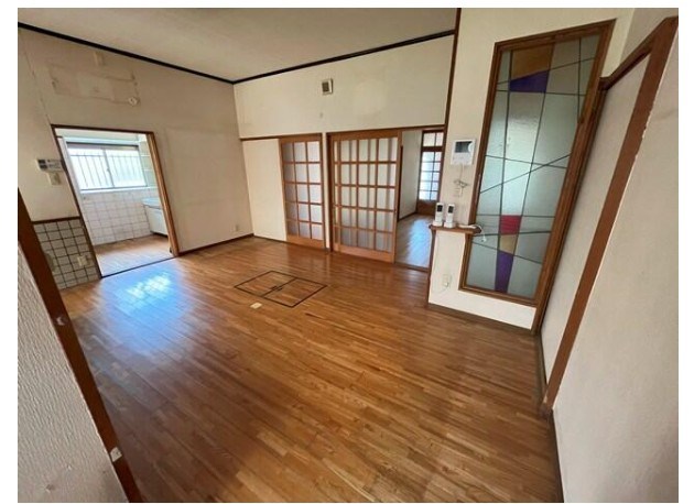 尾倉三丁目戸建 内観写真（リビング）