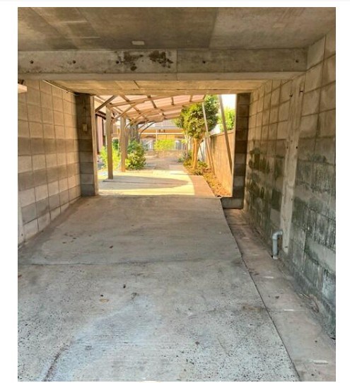 尾倉三丁目戸建 現地写真（駐車場）