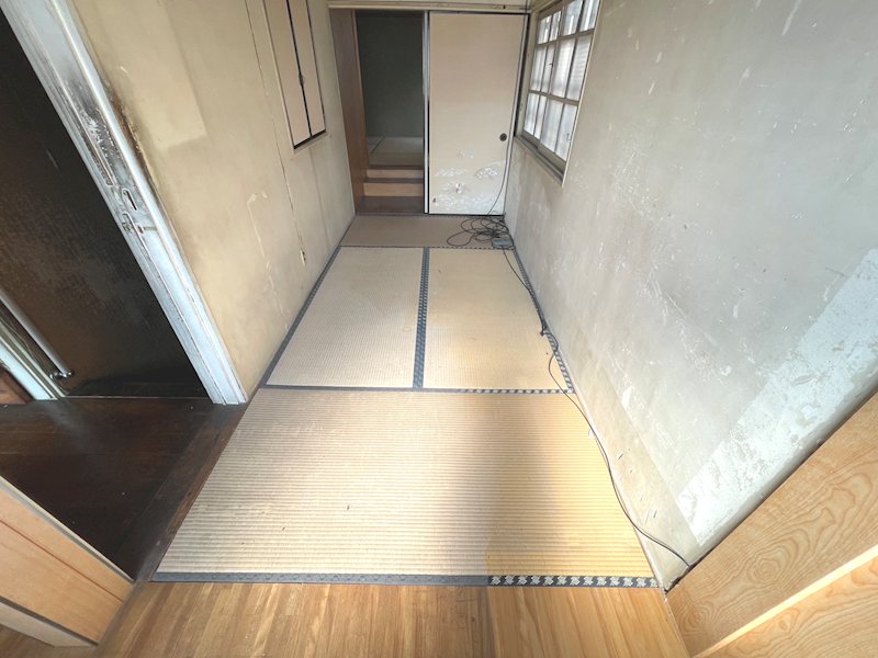 上田中町二丁目戸建 内観写真（リビング以外の居室）