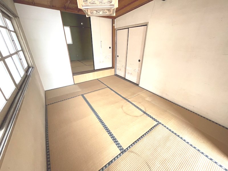 上田中町二丁目戸建 内観写真（リビング以外の居室）