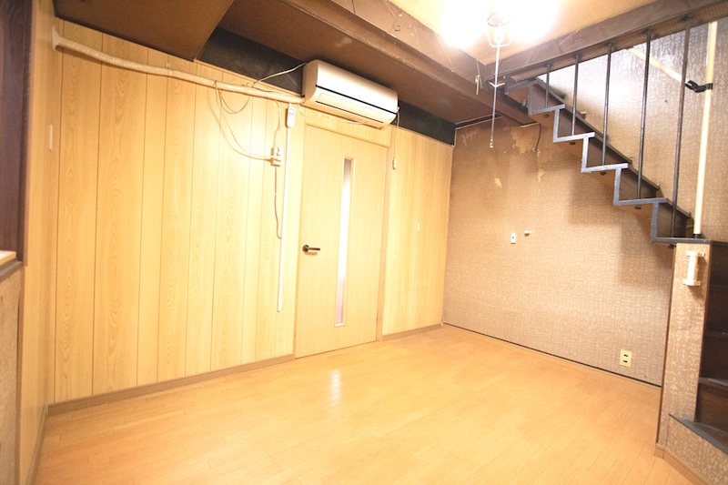 上田中町二丁目戸建 内観写真（リビング以外の居室）