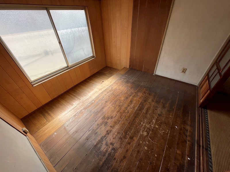 上田中町二丁目戸建 内観写真（リビング以外の居室）