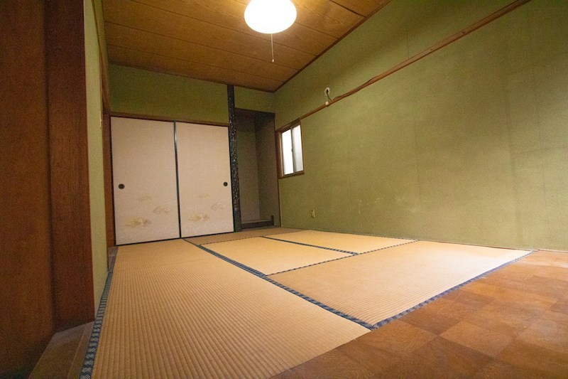 上田中町二丁目戸建 内観写真（リビング以外の居室）