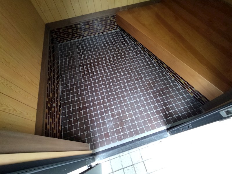 高須西二丁目戸建 現地写真（玄関）