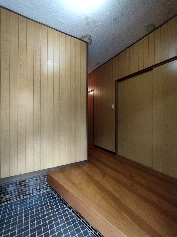 高須西二丁目戸建 現地写真（玄関）