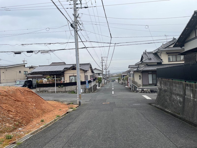 小嶺台四丁目土地 現地写真（前面道路含む現地写真）