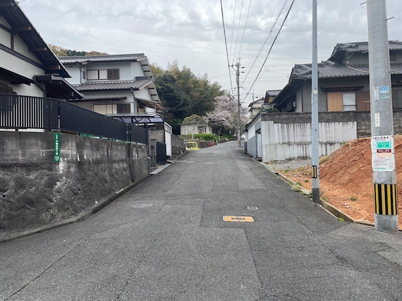 小嶺台四丁目土地 現地写真（前面道路含む現地写真）