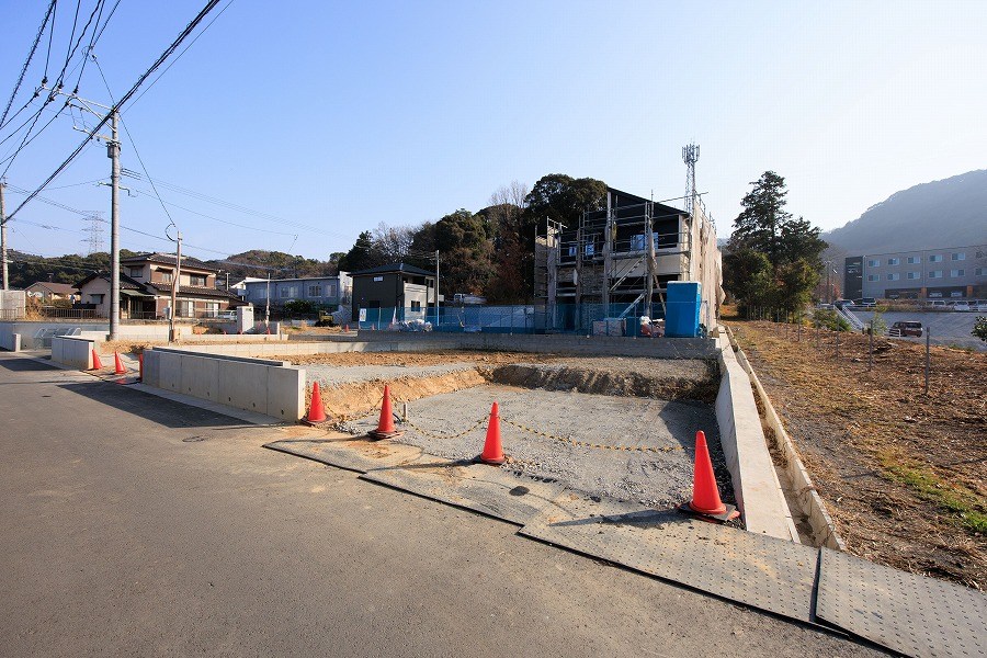 下畑町新築戸建1号地 現地写真（前面道路含む現地写真）
