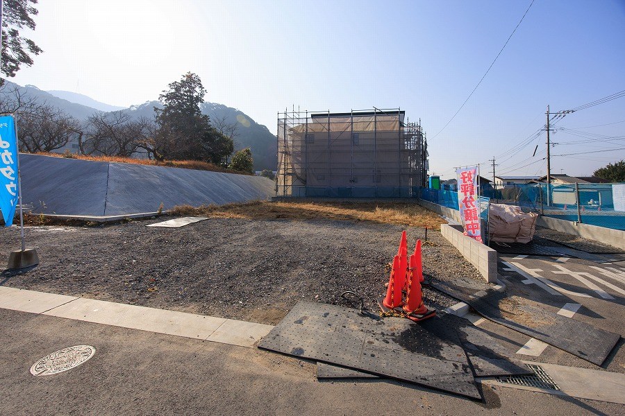 下畑町新築戸建3号地 現地写真（前面道路含む現地写真）