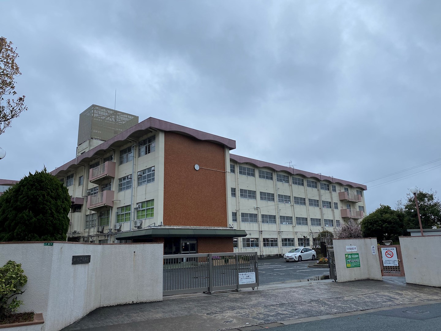 東二島五丁目新築戸建1号棟　2期 中学校