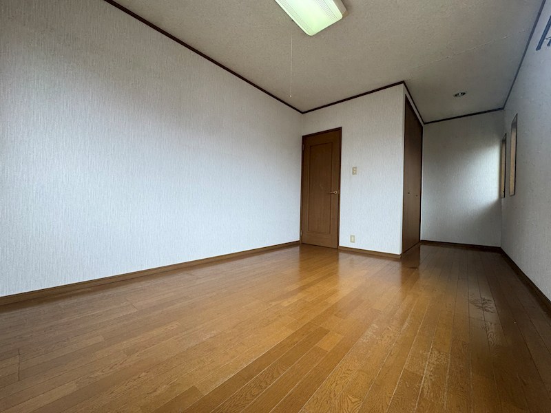 曲戸建 内観写真（リビング以外の居室）