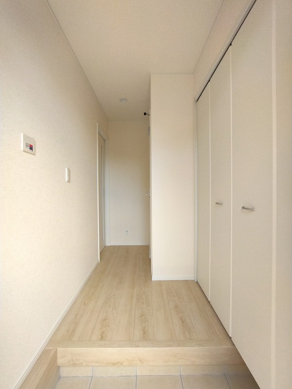 光貞台二丁目新築戸建1号棟　第2 現地写真（玄関）
