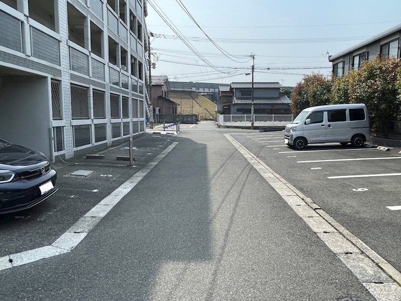 高尾一丁目戸建 現地写真（前面道路含む現地写真）