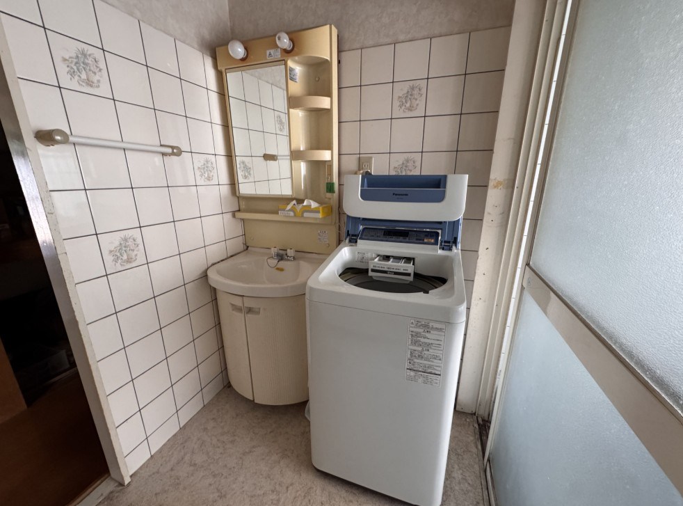 永犬丸南町三丁目戸建 内観写真（洗面台・洗面所）