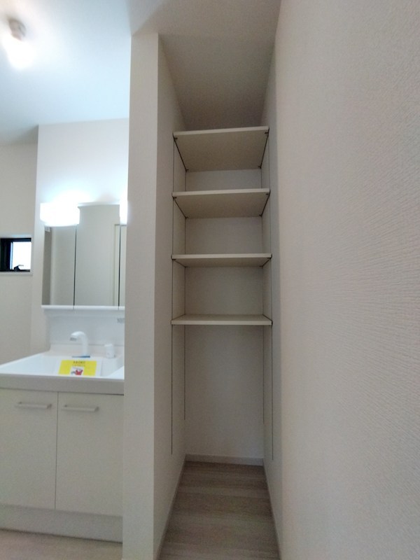 中原西三丁目新築戸建2号棟　1期 内観写真（収納）