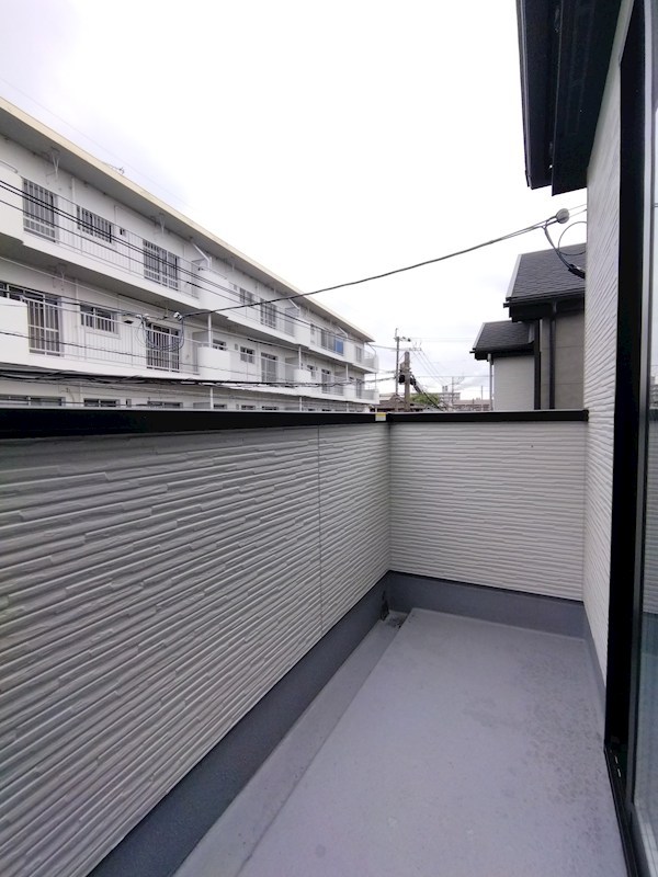 中原西三丁目新築戸建2号棟　1期 現地写真（バルコニー）