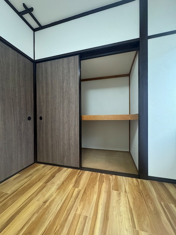 ビバライフ鷹の巣 内観写真（収納）